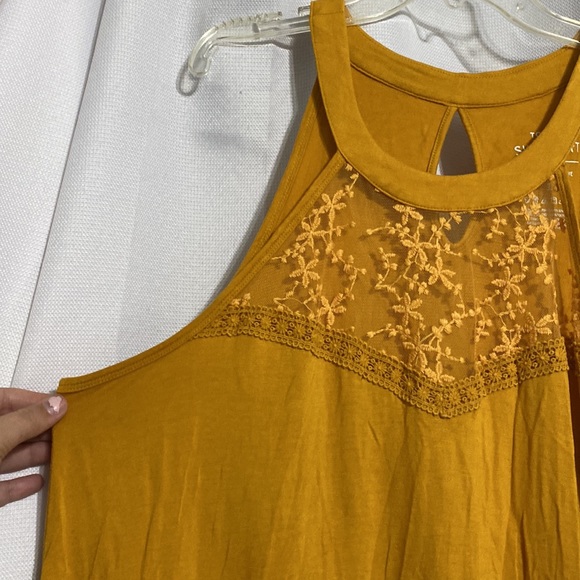 Torrid Super Soft Lace Inset High Neck Halter Tank Top Size 1 - Picture 3 of 8